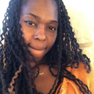 Meet your Posher, Simone